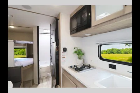 Monique's Family Fun Brand NEW 2025 CLASSIC GRAND RIVER 22MB Travel Trailer