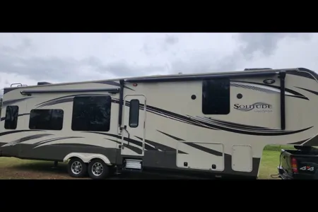 Luke's Grand Design 5th wheel