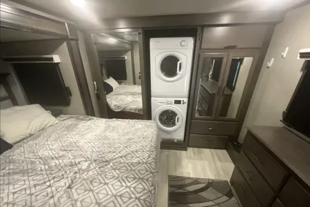 G&L Grand Design Solitude 390-RKR Fifth Wheel