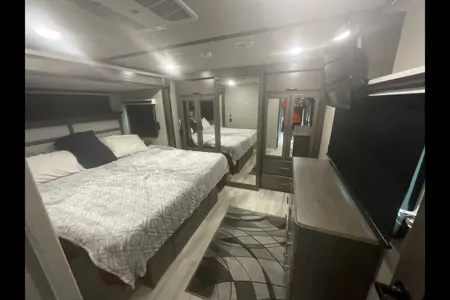 G&L Grand Design Solitude 390-RKR Fifth Wheel