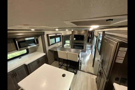 G&L Grand Design Solitude 390-RKR Fifth Wheel