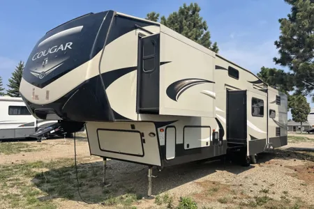 Glenn's Keystone Cougar Fifth Wheel