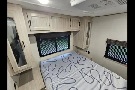 Adam's Catalina legacy 28fds Travel Trailer