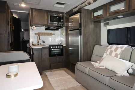 "YHOW" MEET LEPRECHAUN OUR LUX CLASS C