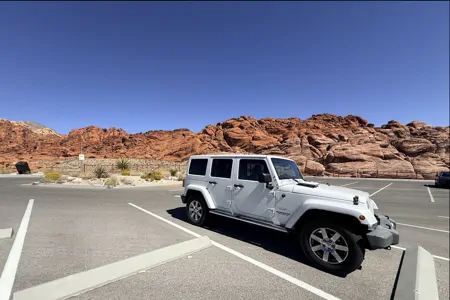 Renovated RV - WiFi, Pets, Jeep, Off-Grid Friendly, Towing, 24/7 Support, Near Airport