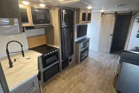 Forest River Cherokee Alpha Wolf 30RDB-L Travel Trailer