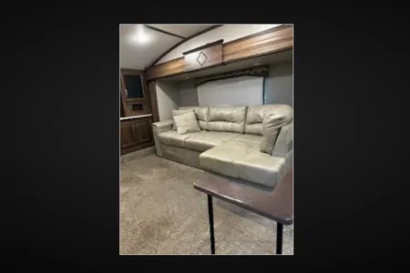 The Cozy Cougar - UPMI1045