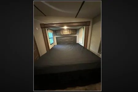 The Cozy Cougar - UPMI1045