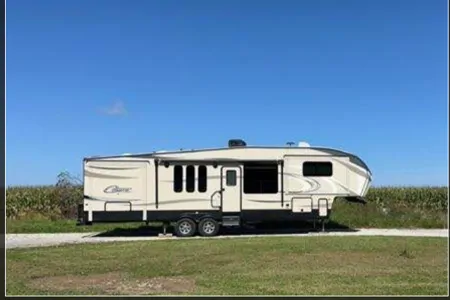 The Cozy Cougar - UPMI1045