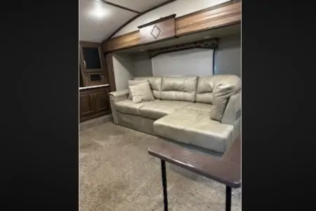 The Cozy Cougar - UPMI1045