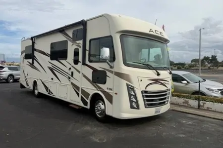 Ofelia's Thor Motor Coach ACE Class