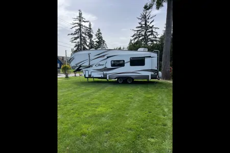 Steven's Keystone 279RKSWE Fifth Wheel