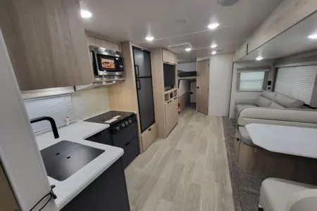 Brand New 2023 Winnebago Minnie 2801BHS - Your Ultimate Road Trip Companion!