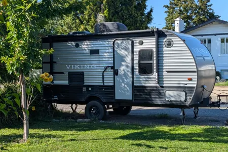 2020 Forest River Viking 17ft