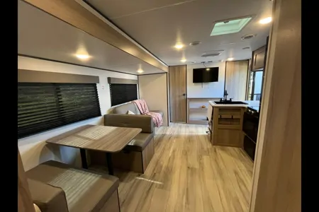 Coleman 27B CM 27 B25 Travel Trailer CL 33