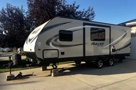 2017 Keystone Bullet Ultra Lite Travel Trailer