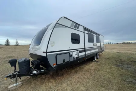 Heart Away From Home Modern Trailer