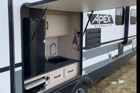 Heart Away From Home Modern Trailer