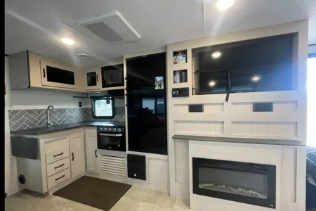 Heart Away From Home Modern Trailer