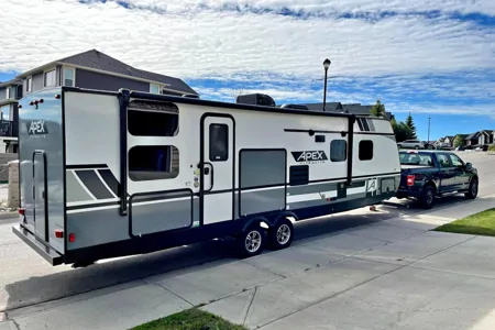 Heart Away From Home Modern Trailer