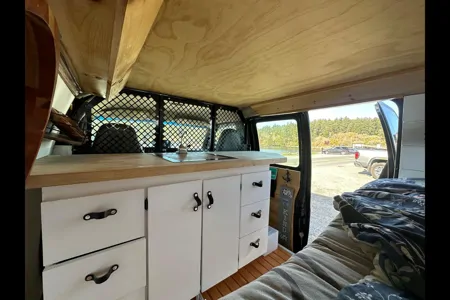 Daisys Adventure Van