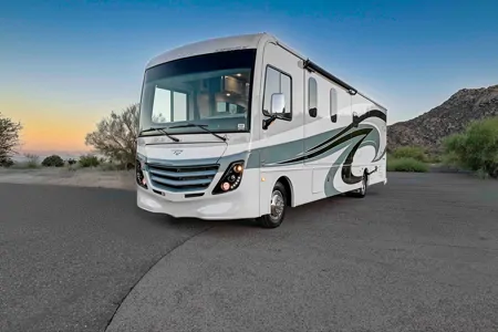 Brand NEW Fleetwood Flair Lux Bunkhouse