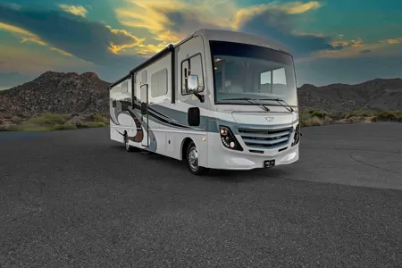 Brand NEW Fleetwood Flair Lux Bunkhouse