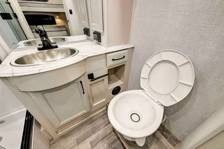 Brand NEW Fleetwood Flair Lux Bunkhouse