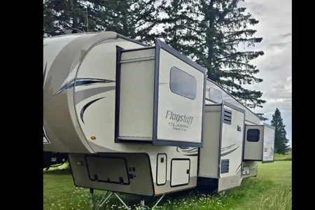 Flagstaff Escape Suite -UPMI1891