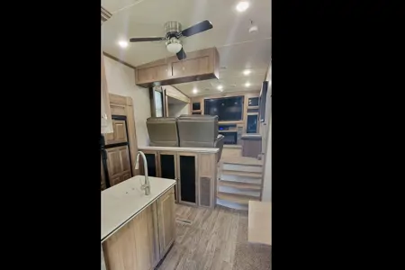 Flagstaff Escape Suite -UPMI1891