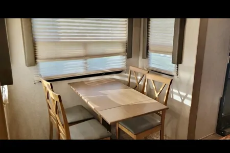 Flagstaff Escape Suite -UPMI1891