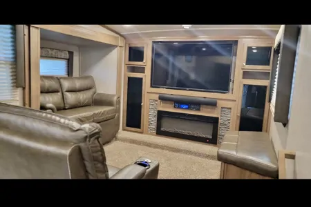 Flagstaff Escape Suite -UPMI1891