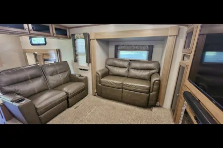 Flagstaff Escape Suite -UPMI1891