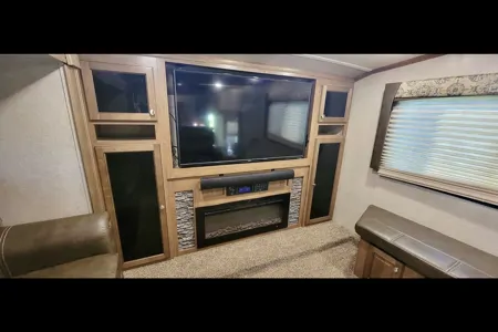 Flagstaff Escape Suite -UPMI1891