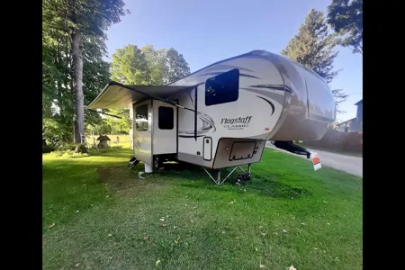 Flagstaff Escape Suite -UPMI1891