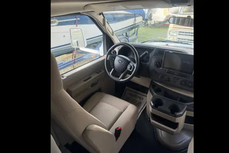 ZWS Luxury 2026 Thor Motor Coach Geneva Class C