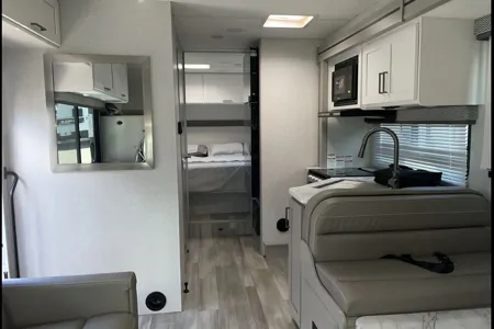 ZWS Luxury 2026 Thor Motor Coach Geneva Class C