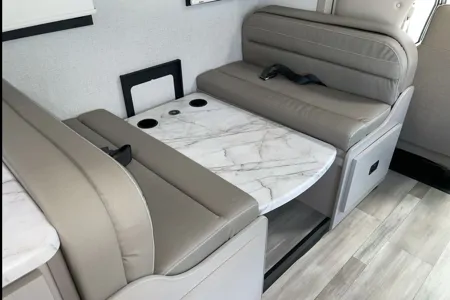 ZWS Luxury 2026 Thor Motor Coach Geneva Class C