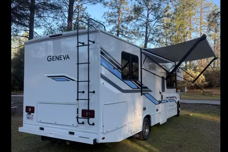 ZWS Luxury 2026 Thor Motor Coach Geneva Class C