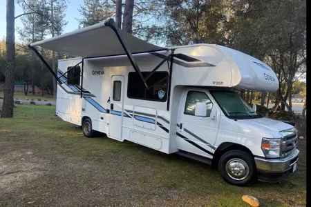 ZWS Luxury 2026 Thor Motor Coach Geneva Class C