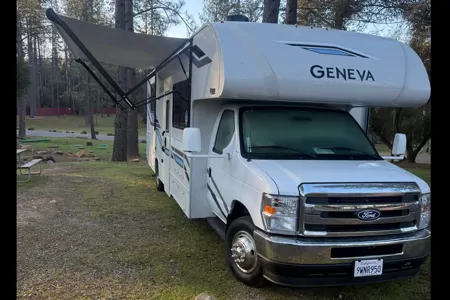 ZWS Luxury 2026 Thor Motor Coach Geneva Class C