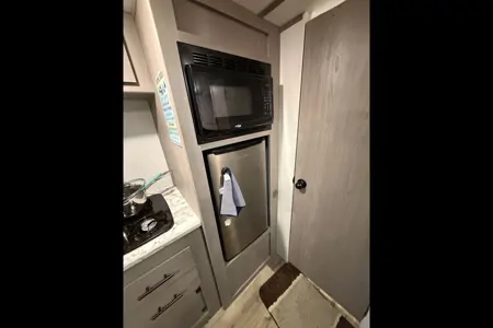 Herschel's Dutchmen Coleman Lantern 17B Travel Trailer