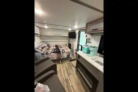 Herschel's Dutchmen Coleman Lantern 17B Travel Trailer