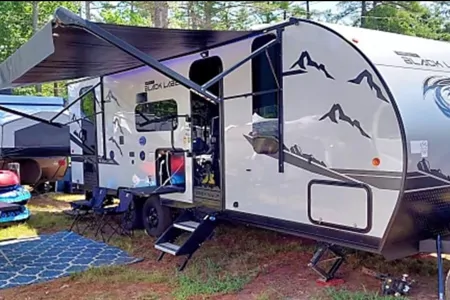 Forest River Cherokee Grey Wolf Black Label