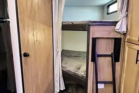 Forest River Cherokee Grey Wolf Black Label