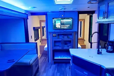 Forest River Cherokee Grey Wolf Black Label