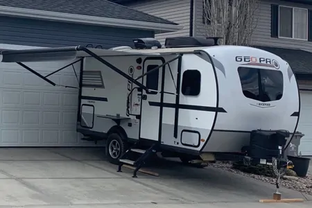 Marci's GEOPRO 16BH Travel Trailer