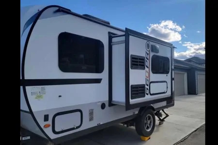 Marci's GEOPRO 16BH Travel Trailer