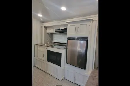 Marci's GEOPRO 16BH Travel Trailer