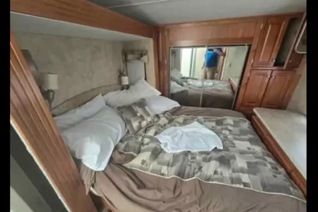 Longhorn Customs 2007 Gulf Stream Enduramax Fifth Wheel Toy Hauler your home away from home